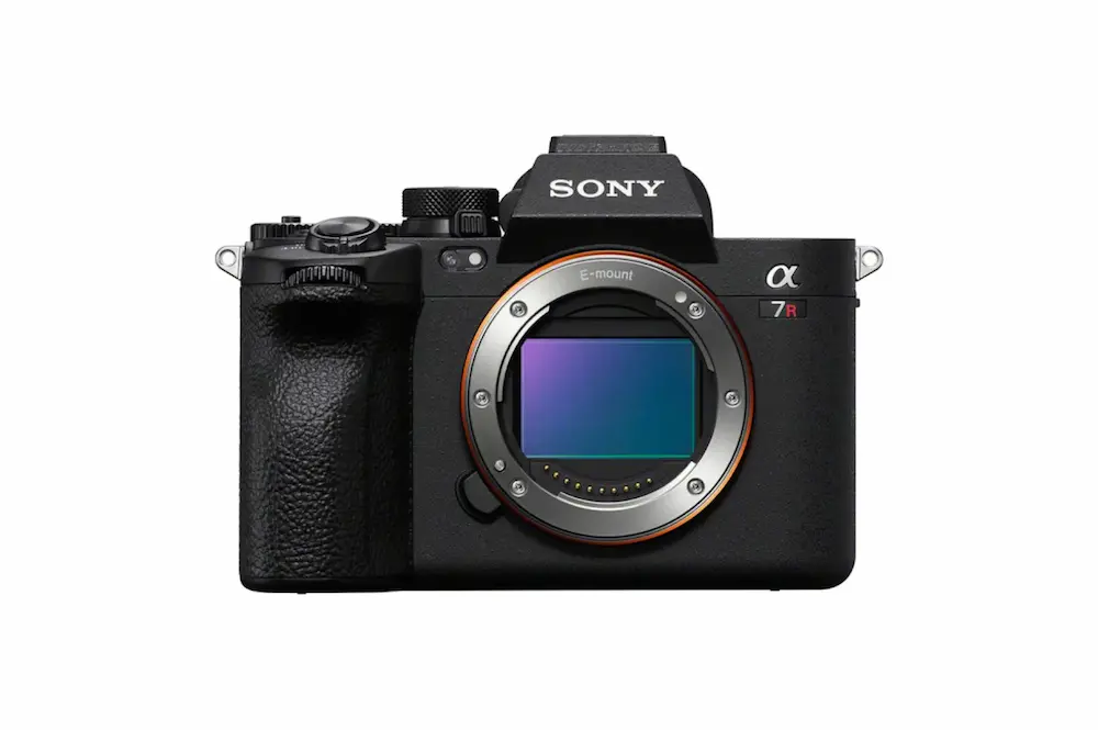 ソニー α7R V ボディ ILCE-7RM5＋予備バッテリー α7R V「ILCE-7RM5」を開封して付属品をチェックする。バッテリー